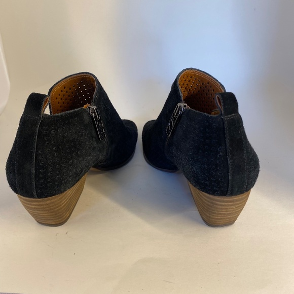 Franco Sarto Suede Heeled Ankle Boots with zipper on inseam, black - size 6.5M - Picture 3 of 13